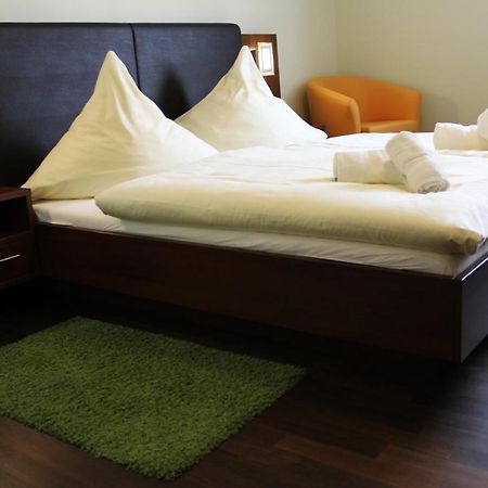 Hotel Brantl Родинг Екстериор снимка
